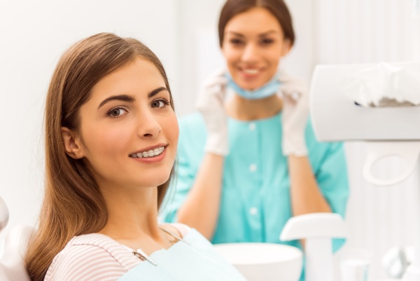 General Dentist FAQ: Do Chipped Teeth Grow Back?